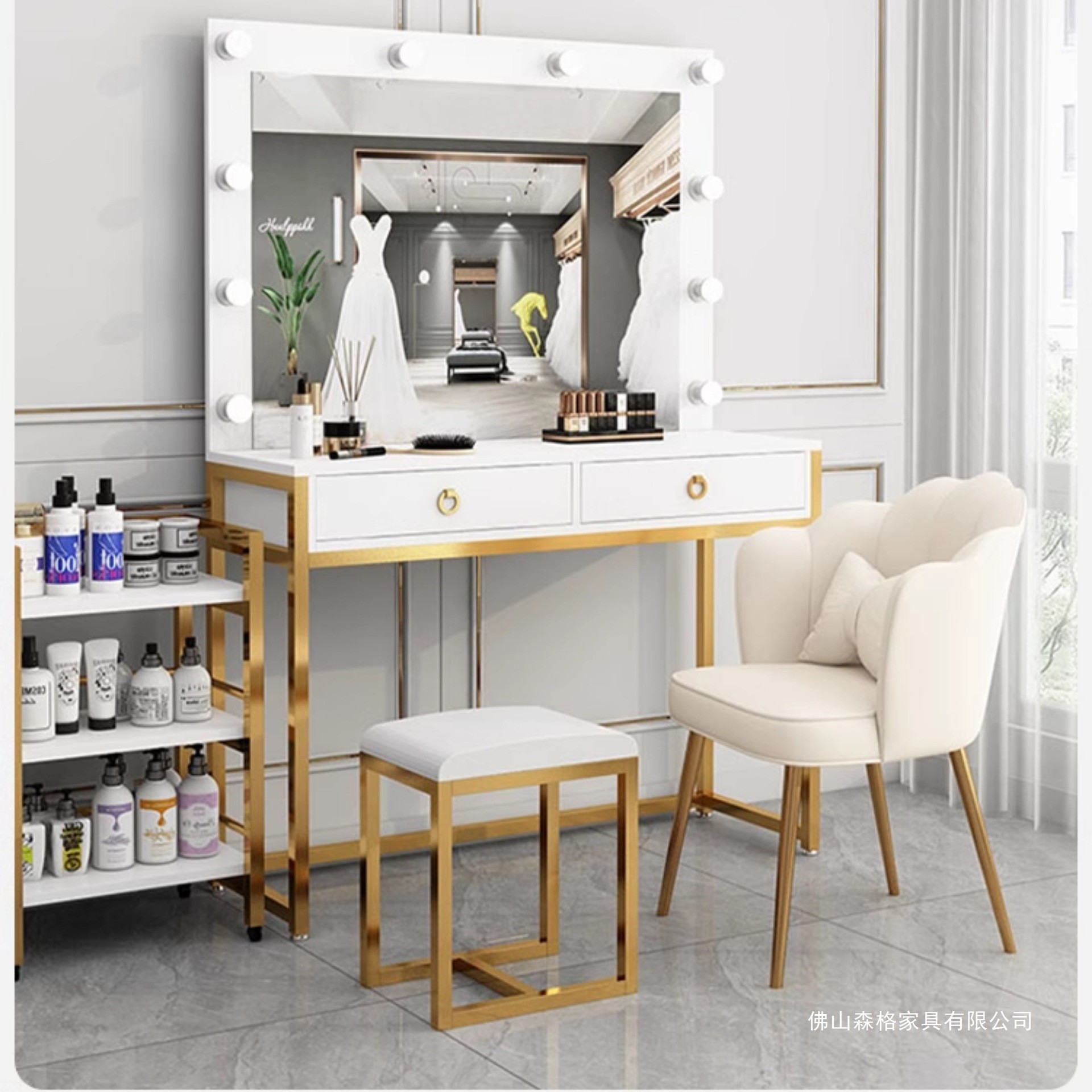 Studio dresser with lamp mirro - Beauty And Makeup Studio ulasan dan harga