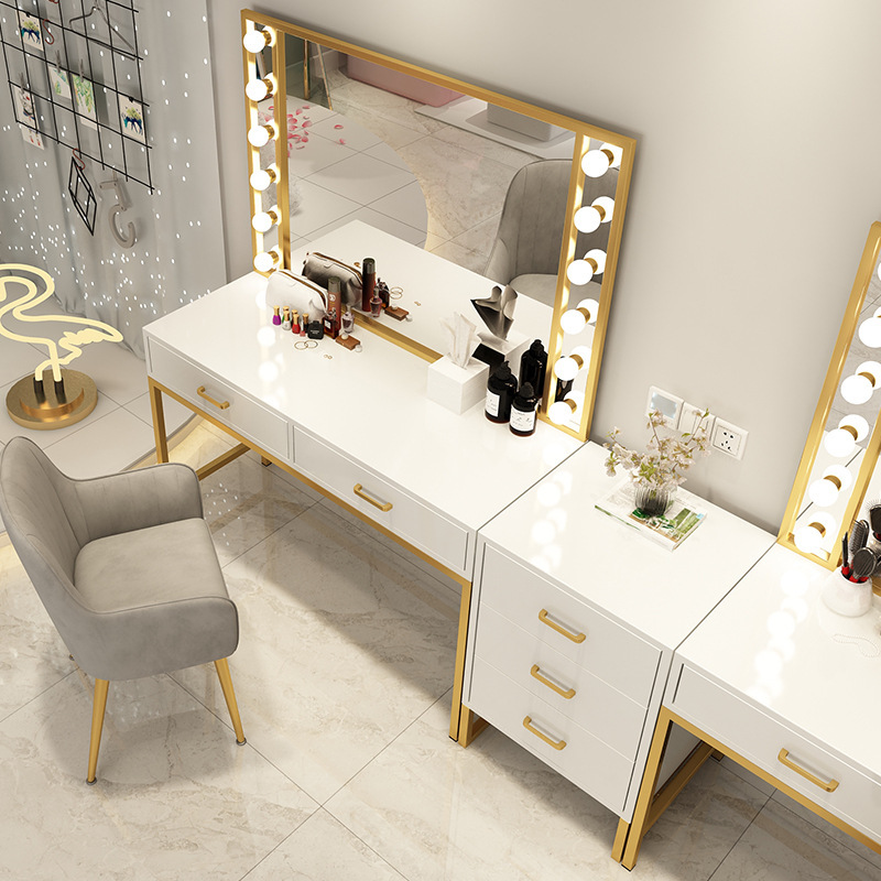 Makeup table Photo studio Make - Beauty And Makeup Studio ulasan dan harga