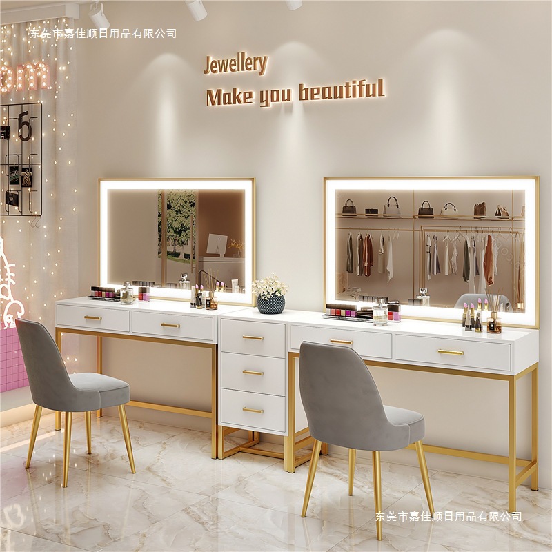 Nail art makeup artist studio  - Beauty And Makeup Studio ulasan dan harga